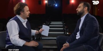 “Derrat që sakrifikojmë i ndajmë së bashku” / Drejtori i AQSHF rrëfen për jetën në Bllok gjatë regjimit komunist: Mblidheshin dhe ndjekin filma dhe dokumentarë...