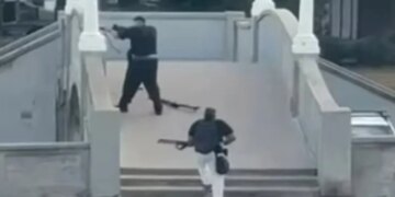 Dëshmi tronditëse nga një dëshmitar i masakrës në Australi: 'E meritonte, ia kam shkelur kokën me këmbë' - pamje të tmerrshme dhe trupa të pajetë, fëmijë që...