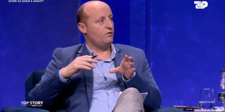 Detaje të reja nga "Top Story", gazetari Qyno: SPAK po shqyrton më shumë se 130 video, si dhe pajisjet përgjuese...