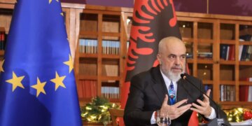 “Disponojmë raketa Javelin dhe tre anije patrulluese”, Rama: “Sot kemi ushtrinë më të mirëpaguar, e cila e kalon edhe Serbinë”