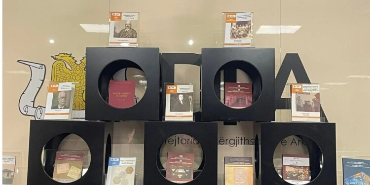 Drejtoria e Arkivave publikon tre hulumtime të reja, mes të cilave një monografi mbi gazetarin Nikollë bej Ivanaji dhe një udhërrëfyes për dokumentacionin arkivor në gjuhën italiane.