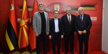 Drejtuesit e futbollit të Ballkanit vizitojnë stadiumin e Tetovës, Duka: Ky stadium ka qenë në gjendje të rëndë, presim inaugurimin.