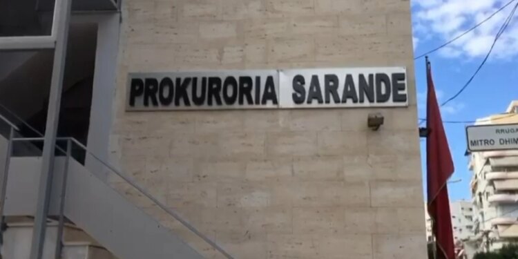 Dy individë u rrëmbyen në vitin 2023, tre të dyshuarit dërgohen në gjykatë.