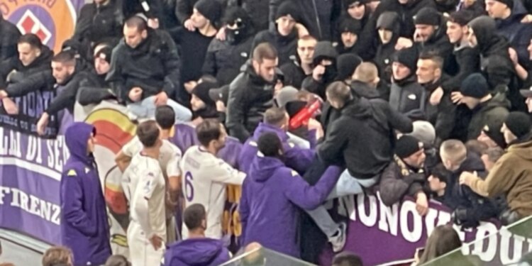 Džeko në mesin e tifozëve me megafon; a është në rrezik sulmuesi dhe Fiorentina?