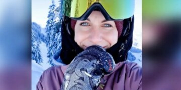 E frikshme: 33-vjeçarja u gjet e ngrirë në majën e malit, të dashurin e saj e akuzojnë për vrasje nga pakujdesia.