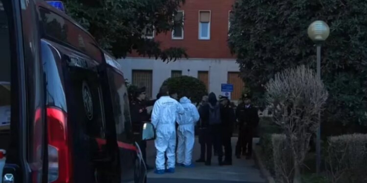 E gjetën të vdekur në oborrin e një pallati, ja pista e parë për vdekjen e papritur të vajzës së re.