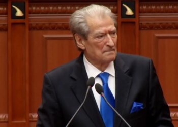 "Edi Rama e ka cilësuar PS-në si një bordello", Berisha në Kuvend: Për të parë bordellon e vërtetë, vizitoni…