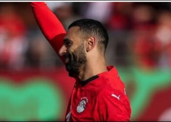 Egjipti avancon në çerekfinalet e Kupës së Afrikës pas një kontrolli 10-minutësh në VAR, që shkaktoi polemika.