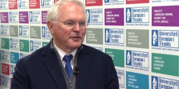 Ekskluzive: Arrestimi i Nanos me miratim të SHBA-ve? Rrëfimi i ish-ambasadorit amerikan në Tiranë: Kjo është e vërteta.