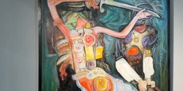 Ekspozita e Grupit “Muri” në Galerian e Arteve në Vlorë tërheq një numër të madh artistësh dhe vizitorësh.