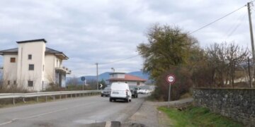 Elbasan-Cërrik, rruga e mbushur me gropa/ Gjashtë vjet pas përfundimit, dalin në pah probleme të mëdha