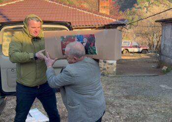 “Emigranti i zonës kontribuon për të dhjetin vit radhazi në ndihmën e familjeve në nevojë në veri të Pukës, duke u siguruar që askush të mos mbetet pa festë.”