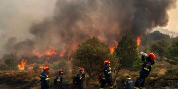 Evropa thyen rekordet e zjarreve në vitin 2025, specialistët: Ka diçka që nuk shkon!