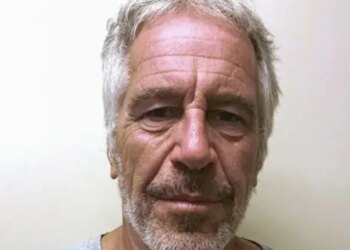 FOTOT/ Rasti Epstein, zbulohet dokumentacion i ri: Barnash, pasaporta dhe mesazhe