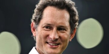 Familja Agnelli reagon brenda 24 orëve ndaj propozimit të Tether: "Nuk kemi për intention të shesim asnjë aksion të Juventusit, jemi krenarë për klubin."