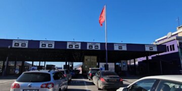 Festat e fundvitit dhe zgjedhjet në Kosovë sjellin rritje të konsiderueshme të lëvizjeve në pikën kufitare të Morinës.