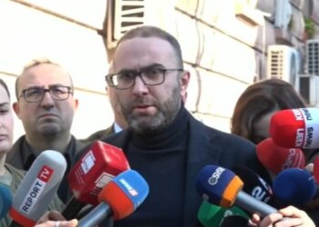 “Fillimi i javës do të sjellë kërkesën për një mbledhje të re të Këshillit të Mandateve”, thotë Bardhi për imunitetin e zv.kryeministres: Kuvendi është shndërruar në bunker për Ballukun.