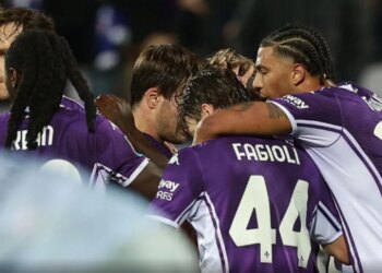 Fiorentina arrin fitoren e saj të parë në kampionat, duke e mundur Udinesen me rezultat të thellë.