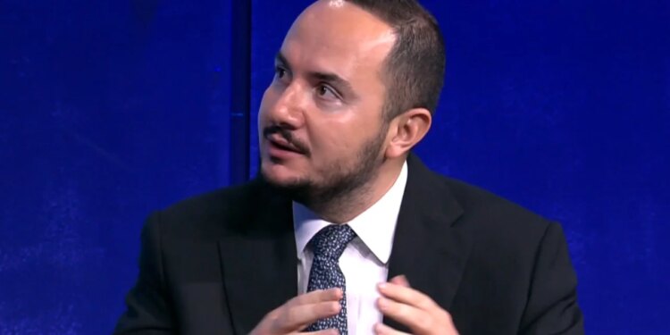 “Flamur, largoju, ke dëmtuar partinë”, zbardhen diskutimet e mbyllura të Salianjit me anëtarët e kryesisë së PD-së.