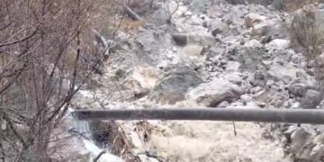 Furnizimi me ujë për mijëra banorë në Mirditë ndërpritet për shkak të dëmtimit të linjës së ujësjellësit.