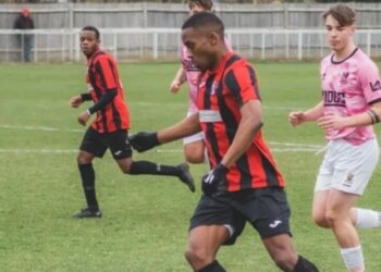 Futbollisti i talentuar humb jetën në një tragjedi teksa përpiqej të kalonte hekurudhën; detaje të reja dalin në dritë rreth incidentit që tronditi Londrën.