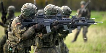 Gjermania miraton strategjinë për të rritur forcën e saj ushtarake, ndërsa Evropa intensifikon mbrojtjen ndaj ndikimeve ruse.