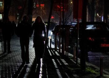 Gjysma e Kievit pa elektricitet pas sulmeve ruse, Ukraina merrmasa për ruajtjen e energjisë