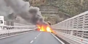 Grabitje e bujshme në Itali/ Një komando sulmon një automjet të blinduar në tunel, duke vjedhur rreth 2 milion euro