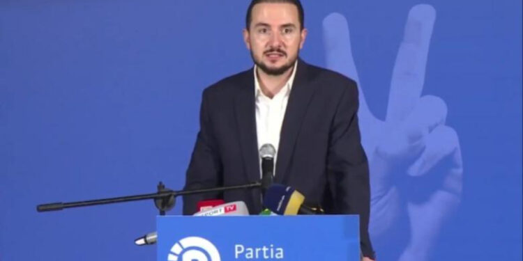 Takimi me strukturat në Durrës! Salianji: Demokratët janë heronjtë e PD, koha për ndryshim ka ardhur