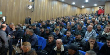 Salianji takim me strukturat e PD/ Kandidati më i votuar në listën e hapur në Durrës: Prej 11 majit, jemi bërë si zogjtë e korbit, salla plot na jep shpresë…