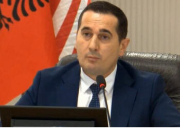 Klodjan Braho prezantohet i fundit: Hetova transfertën 18.4 miliardë lekë që SPAK zbuloi te “Alpha Bank”! Miliardat ishin të Cosa Nostra, Rezart Taçi do i pastronte