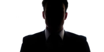 Kush është k*rva, që kishte rënë dakord me R-në për të marrë tenderin, në përgjimet e Ballukut?