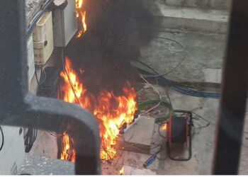 Kaosi në Kuvend, Braçe: Më në fund e morën pushtetin, Balla: Zjarr godinës me urdhër të Berishës