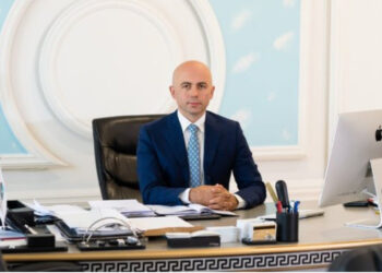 Agjencia Kombëtare e Barnave nën ndikimin e Klodian Allajbeut, si u fut në treg medikamenti antitumoral që nuk përmbushi kriteret gjatë analizave