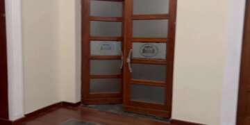 Imuniteti i Ballukut: Deputetët e opozitës kërkojnë thirrjen e Këshillit të Mandateve, PD: Dera e sallës u mbyll për ne.