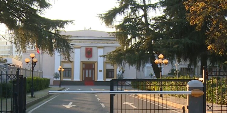 Interpelanca me Ramën dhe zgjedhja e Avokatit të Popullit, përfshihen në agjendën e seancës maratonë të së enjtes.