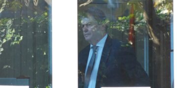 Ish-presidenti Bamir Topi paraqitet në SPAK lidhur me çështjen e “21 janarit”