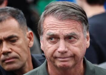 Ish-presidenti i Brazilit, Jair Bolsonaro, i nënshtrohet një operacioni për heqjen e hernies; informacione mbi gjendjen e tij shëndetësore.