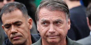 Ish-presidenti i Brazilit, Jair Bolsonaro, i nënshtrohet një operacioni për heqjen e hernies; informacione mbi gjendjen e tij shëndetësore.