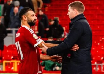 Ja si shprehet një legjendë e vërtetë! Opinioni i mençur i Steven Gerrard mbi çështjen "Salah".