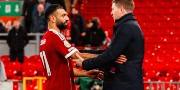 Ja si shprehet një legjendë e vërtetë! Opinioni i mençur i Steven Gerrard mbi çështjen "Salah".