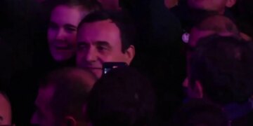 “Jemi trefish më të shpejtë se konkurrenca,” thotë Kurti në mbylljen e fushatës elektorale: Një miliard euro për investime në forcimin e ushtrisë.