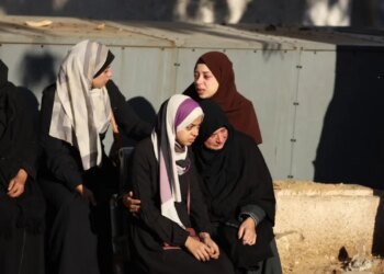 Jo një armëpushim, por një masakër: Izraeli vret gjashtë palestinezë, përfshirë një foshnjë, në një shkollë në Gazë.