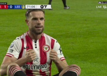 Jordan Henderson realizon golin e parë në Premier League pas katër vitesh, duke ia dedikuar atë të ndjerit Diogo Jota.