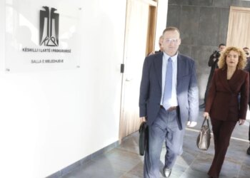 Kandidatë për drejtuesin e ri të SPAK, pas Adnand Xholit, janë Doloreza Musabelliu dhe Elvin Gokaj, që kanë arritur në KLP.