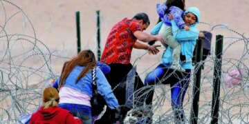 Katër emigrantë të paligjshëm ndërruan jetë në qendrat e imigracionit, duke shënuar një rekord me 30 vdekje për vitin 2025.