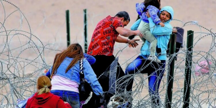 Katër emigrantë të paligjshëm ndërruan jetë në qendrat e imigracionit, duke shënuar një rekord me 30 vdekje për vitin 2025.