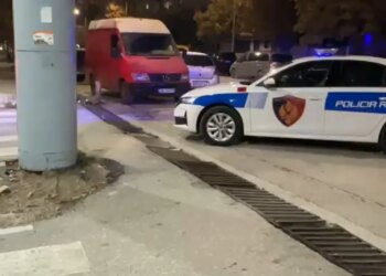 Katër persona në Vlorë arrestohen pas mbajtjes peng të një shqiptari nga Kosova për dy javë dhe kërkesës për 70 mijë euro.