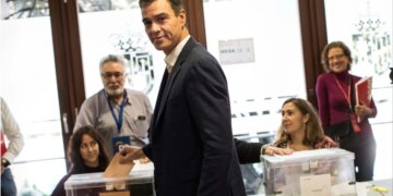 Kërcënim i madh për socialistët e Sanchez në zgjedhjet rajonale në Spanjë/ Partia Popullore merr 29 ulëse, ndërsa Vox e ekstremit të djathtë forcon ndikimin e saj.