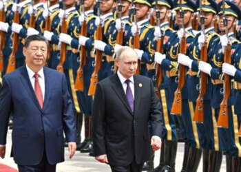 Kina ofron mbështetje për Rusinë, ndërsa BE-ja po analizon dërgimin e armëve për përdorim në luftë në Ukrainë.